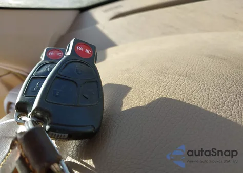 2002 Mercedes-Benz C 320 z USA, uszkodzony, nr VIN WDBRF64J32F224941